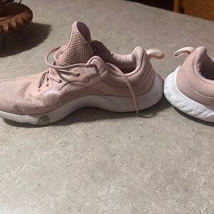Nike tennis shoes